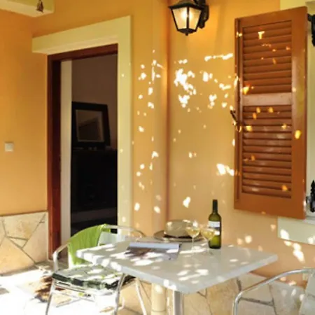 Foteini Apartment Agios Stefanos (Thinali)
